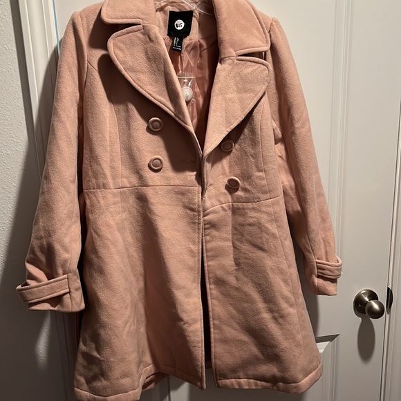 Jackets - Picture 6 of 6